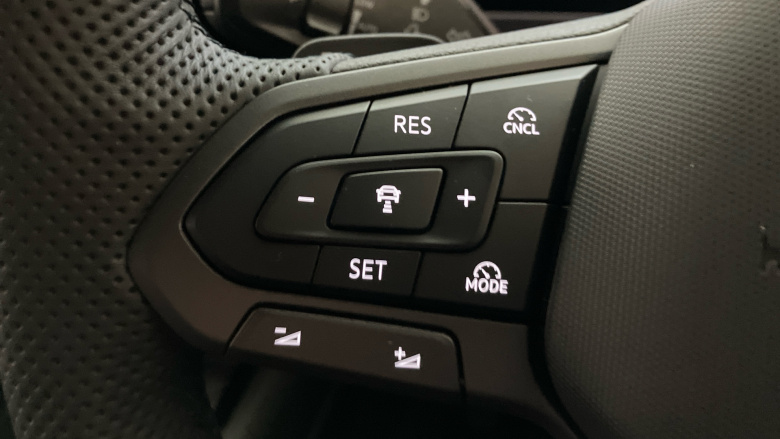 Volkswagen Passat 1.5 eTSI R-Line 5dr DSG Petrol Estate